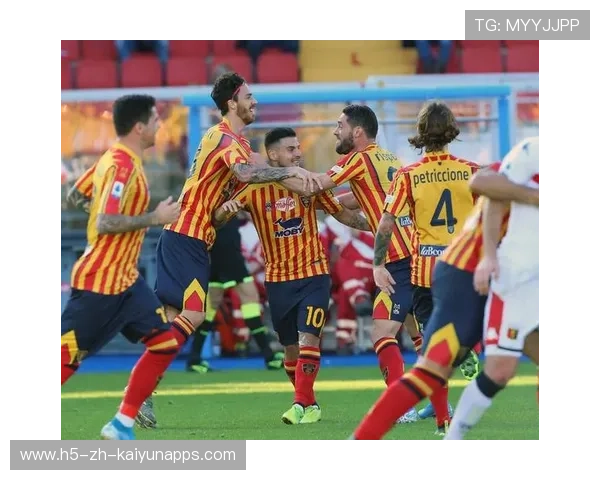 AC米兰侧翼传中多次被前点抢到并转化进球