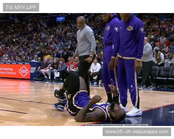 世界冠军比赛中鞋带断裂仍逆转